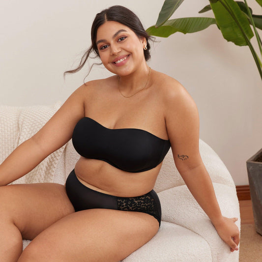 Trendy Strapless Bra with Underwire – Flattering Fit for Enhanced Feminine Look