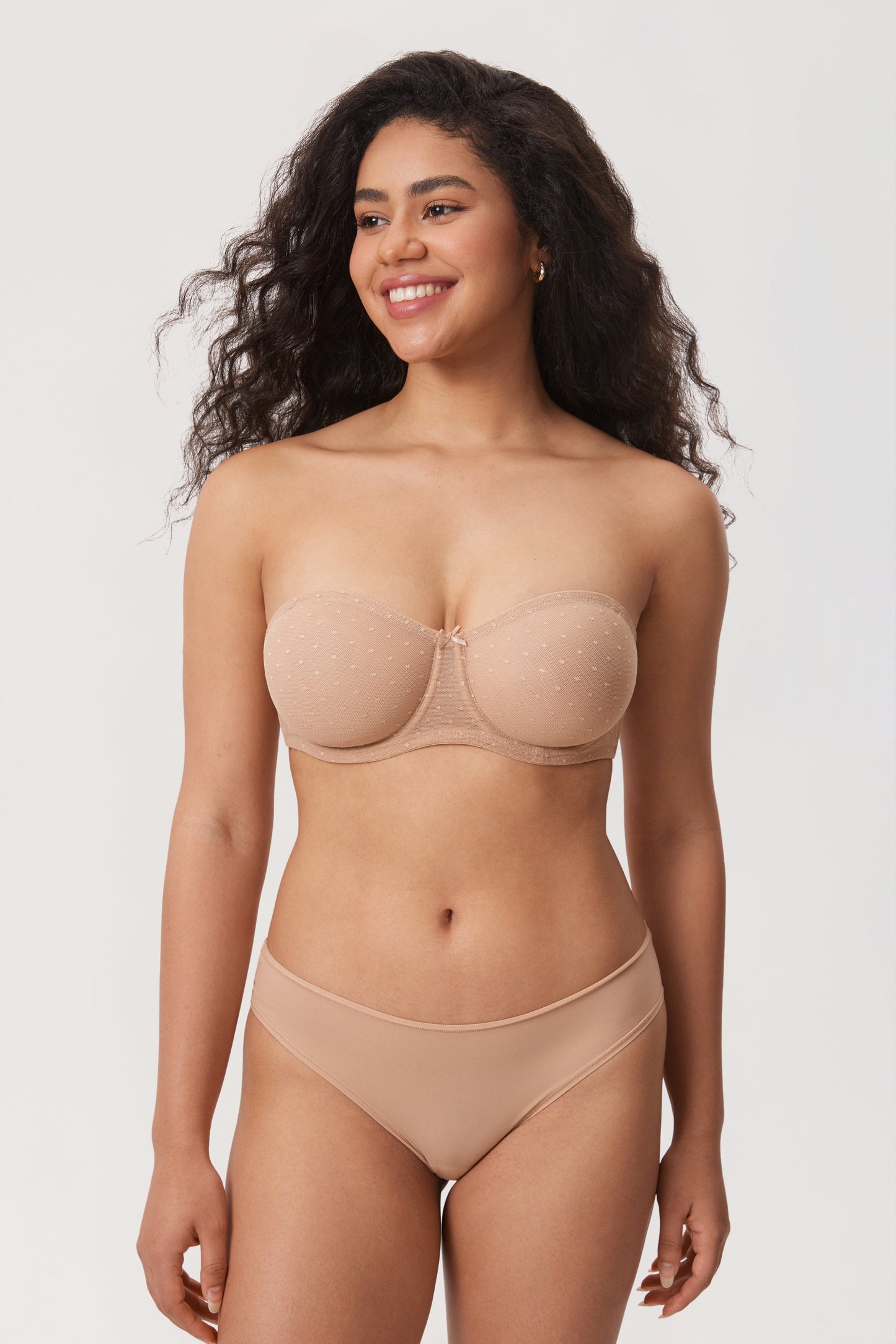 Designer Lace Strapless Bra – Spring Elegance