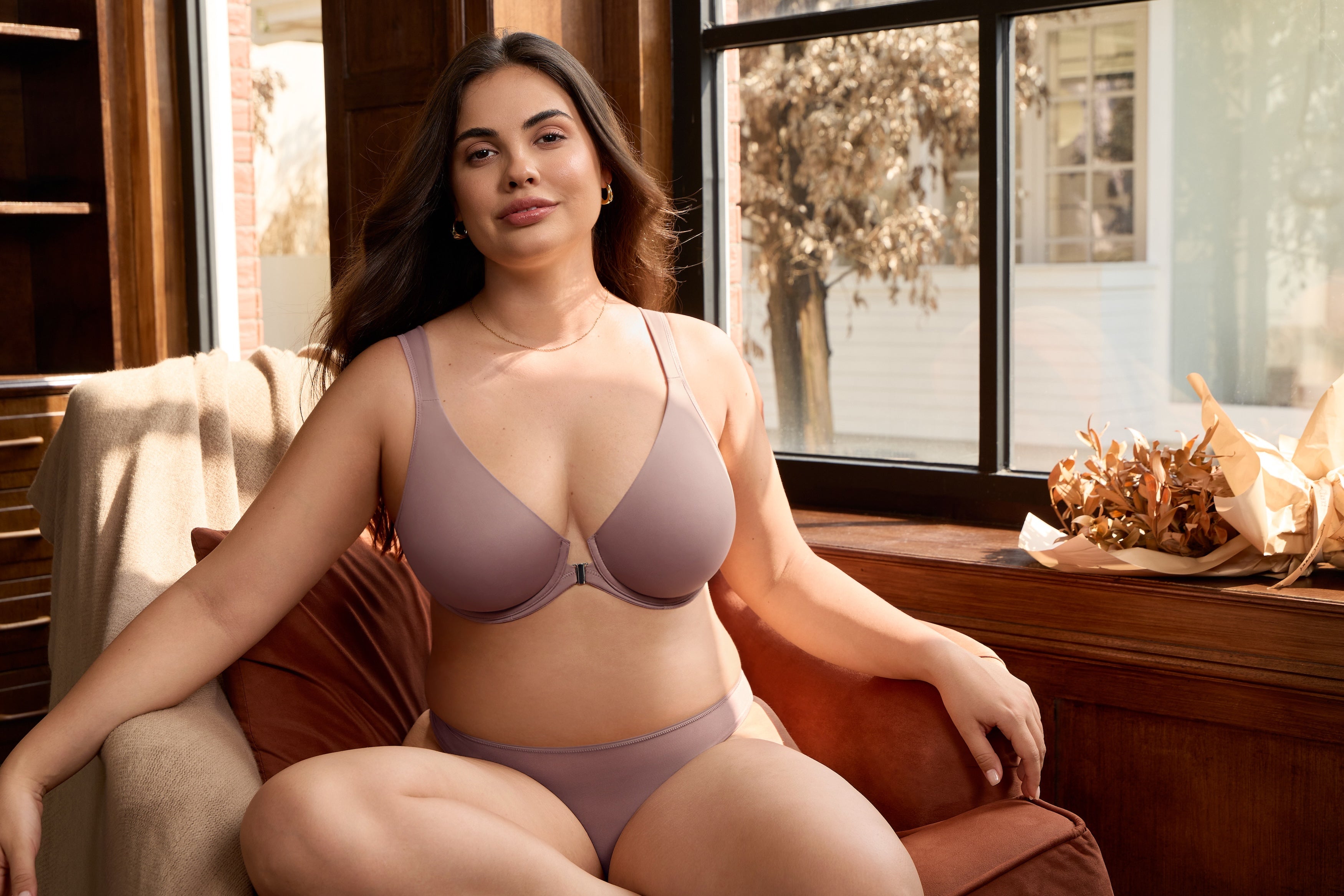 What is a Plunge Bra? Complete Guide to Plunge Bra Styles and Benefits