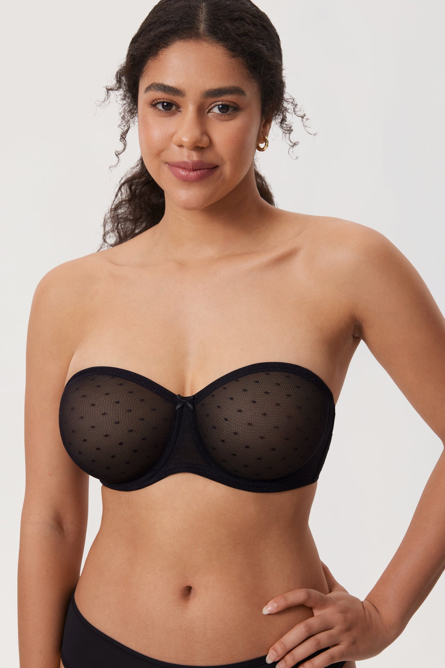 Luxe Lace Strapless Bra – Spring Edition
