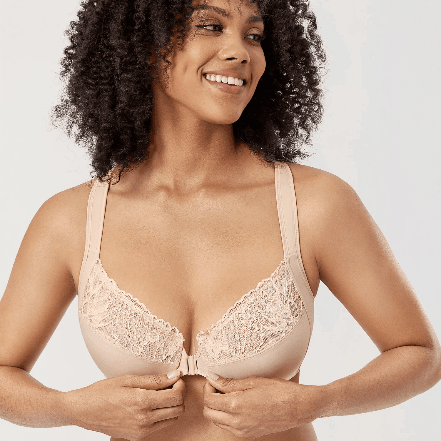 Front view of purple front closure underwire bra with smooth molded cups and lace trim - MissFine