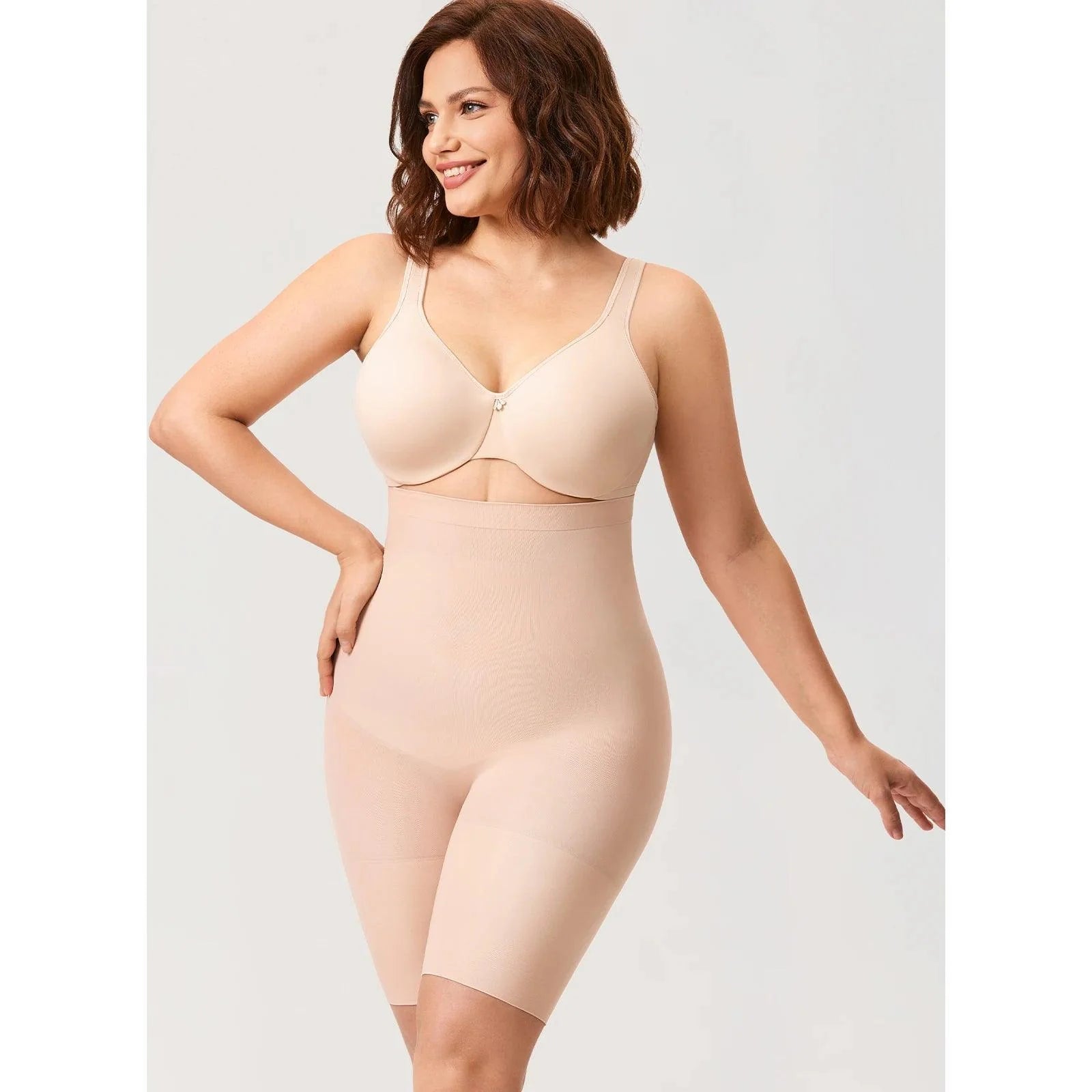 מכנסי גוף עד הברך לכיסוי הבטן התחתונה בגיזרה מחטבת ומרזה - לה איסלה: אופנה וחזיות פרימיום