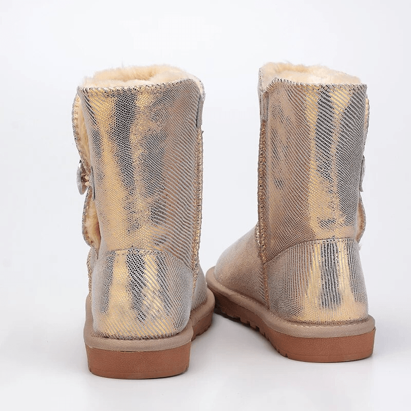 A warming fur boot in a height cut for a cool appearance