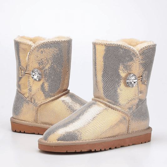 A warming fur boot in a height cut for a cool appearance