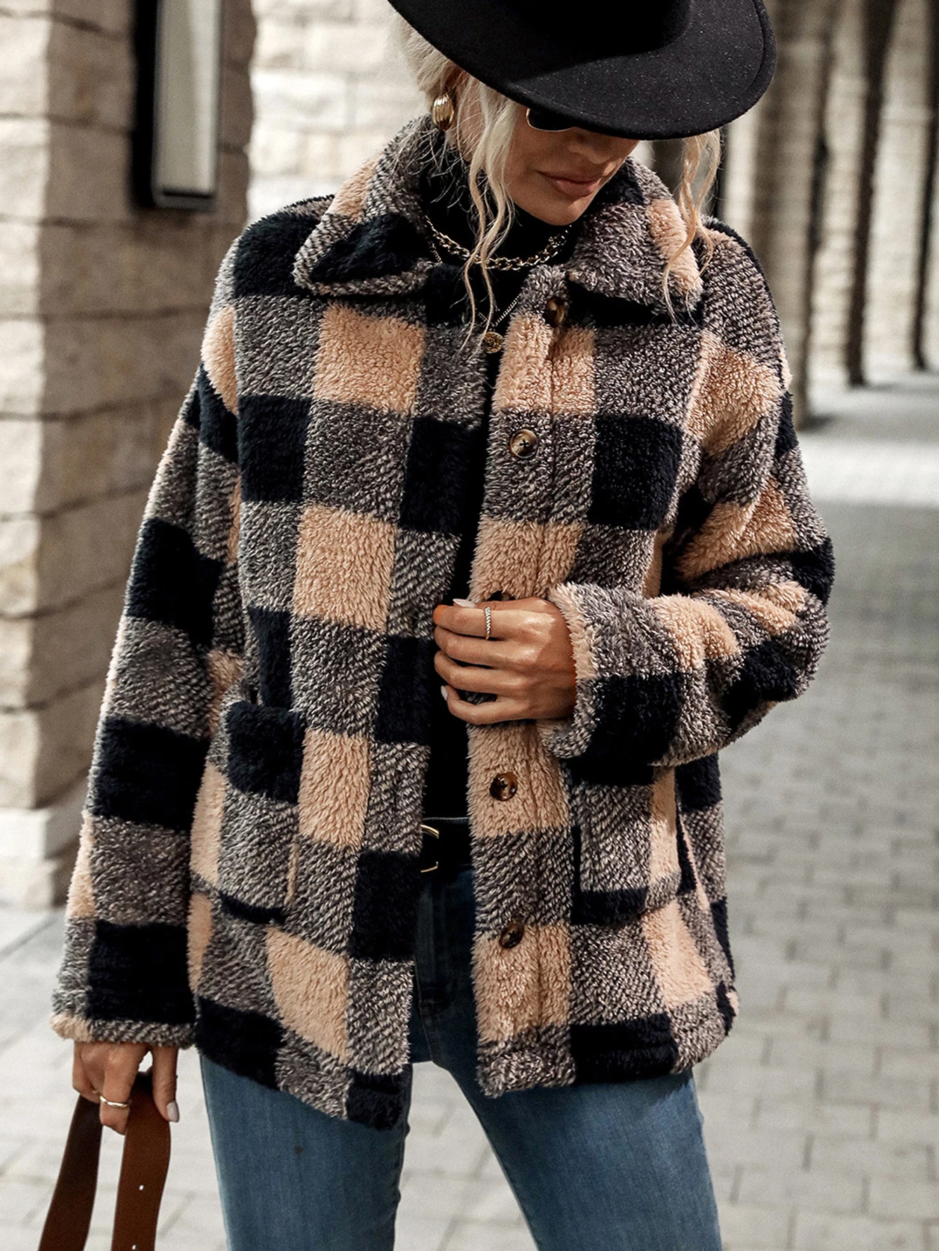 Oversized warming fur coat for a great feminine appearance