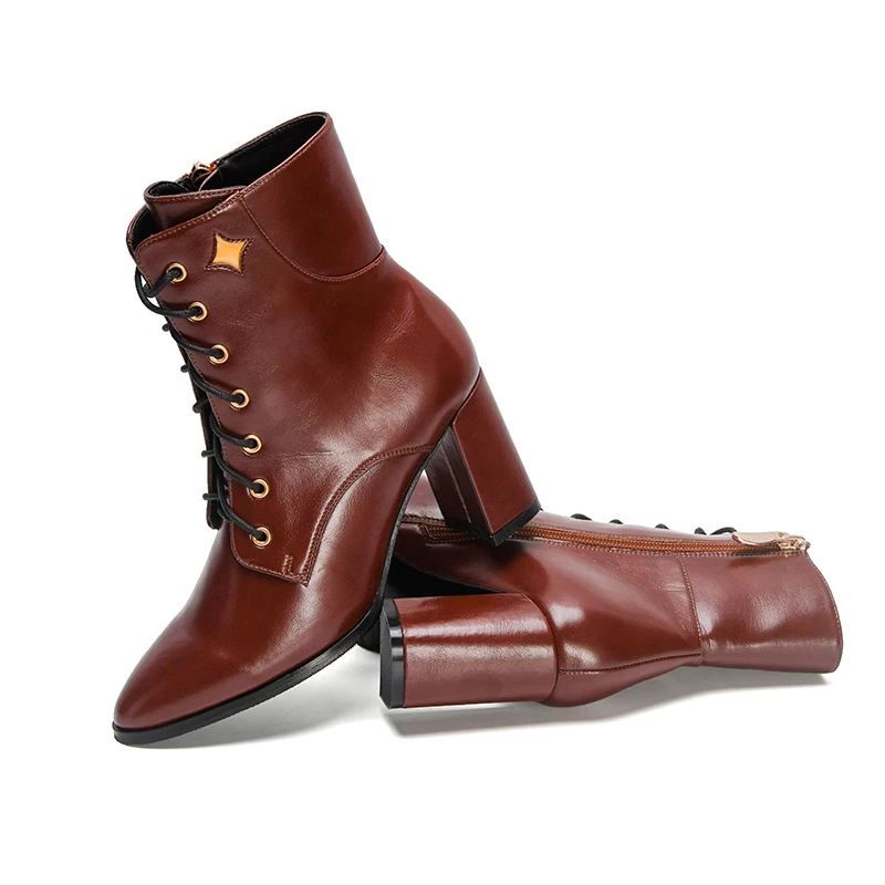 High cut Italian leather boot for a well-thought-out feminine look