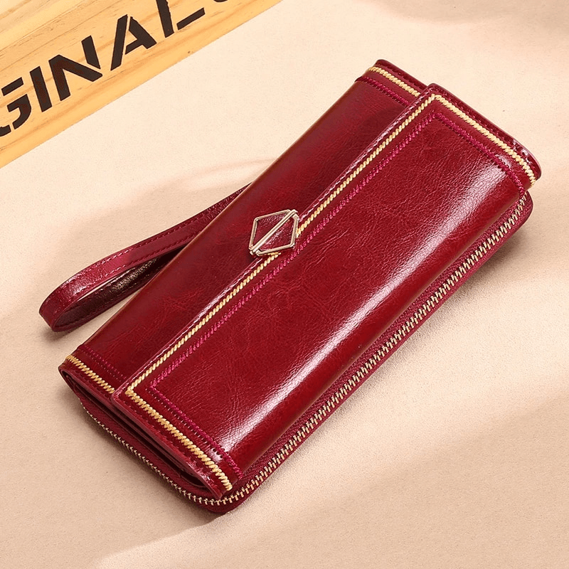 Leather wallet from Italy for a strong feminine appearance