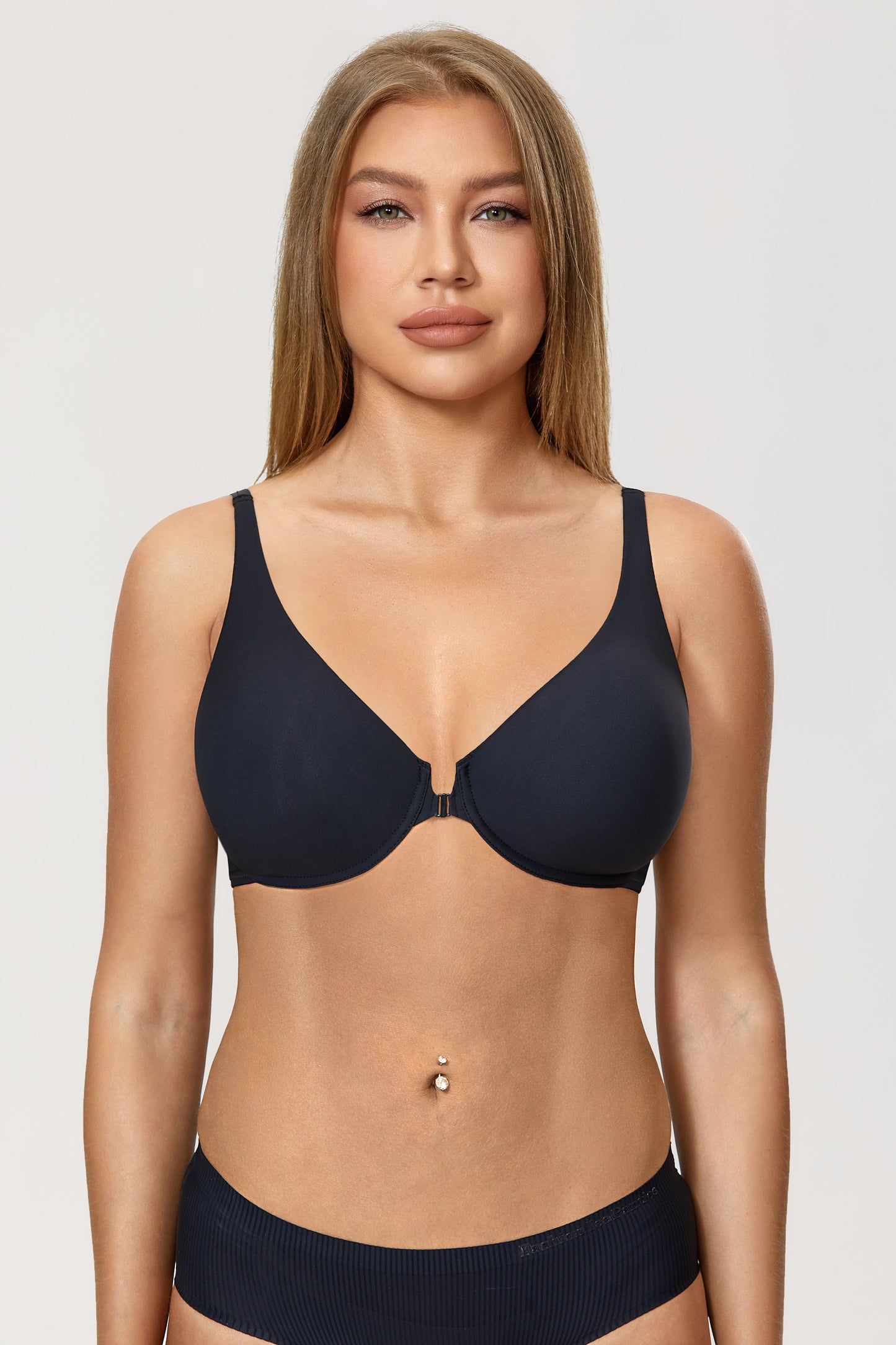 Stylish slimming bra with comfortable front closure for full coverage