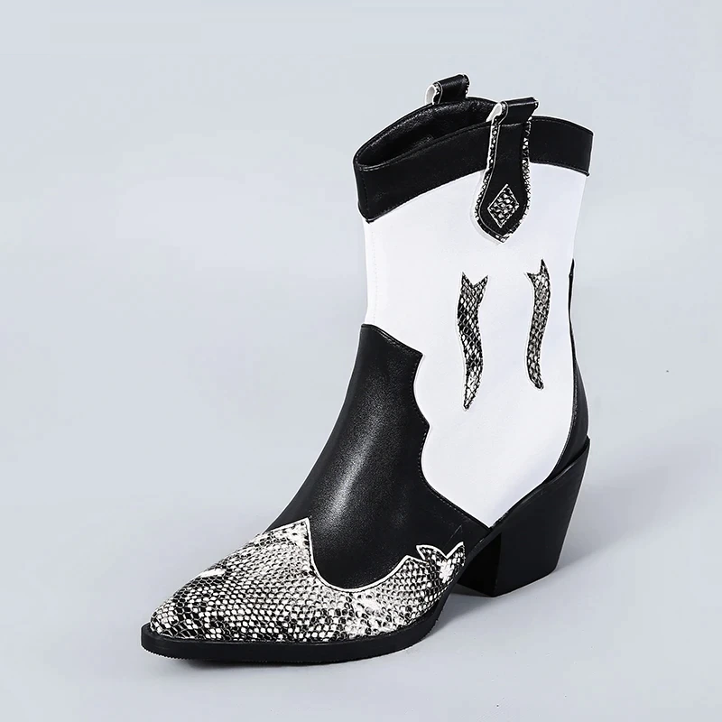 A spitz cowboy-style boot for a cool and Trendy performance