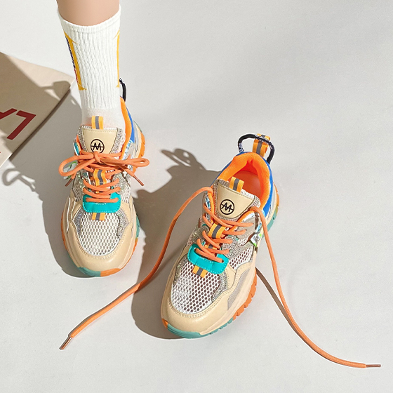 Colorful sneakers for a cool look and a Mesmerizing feminine touch