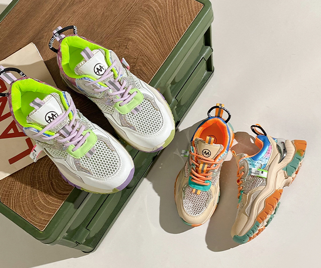 Colorful sneakers for a cool look and a Mesmerizing feminine touch