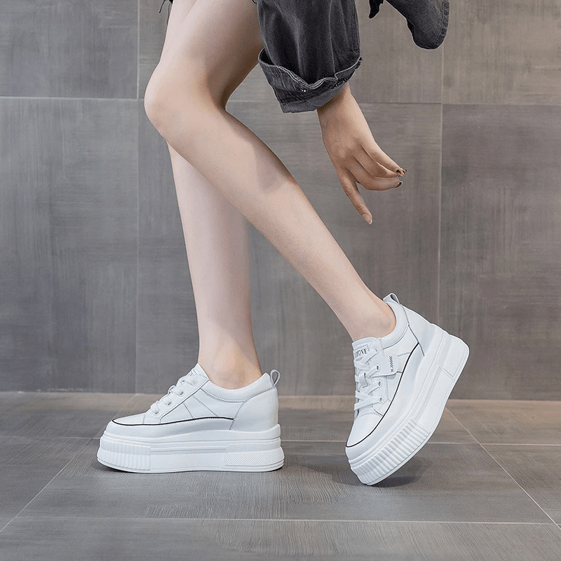 Spanish sneakers platform with original leather finish for a handsome feminine look