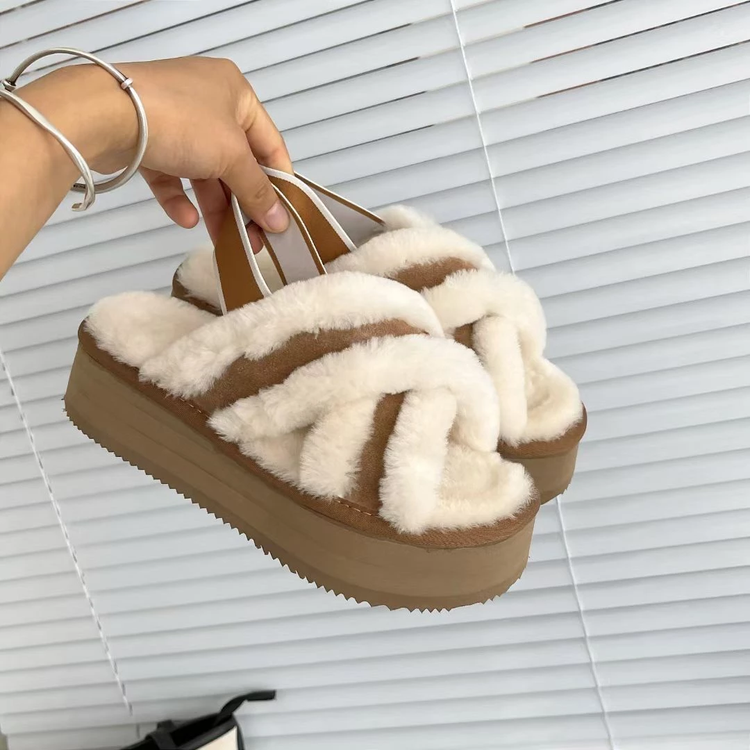 Perfect fur flip-flops in trendy style for a perfect look