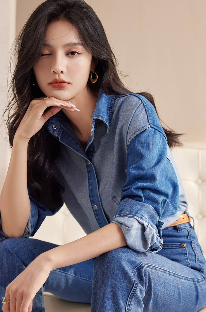 A fashionable boyfriend denim shirt for a perfect look for everyday