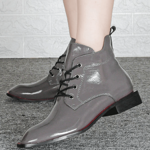 Short women's boot from Spain in an attractive lacquer finish for a unique look