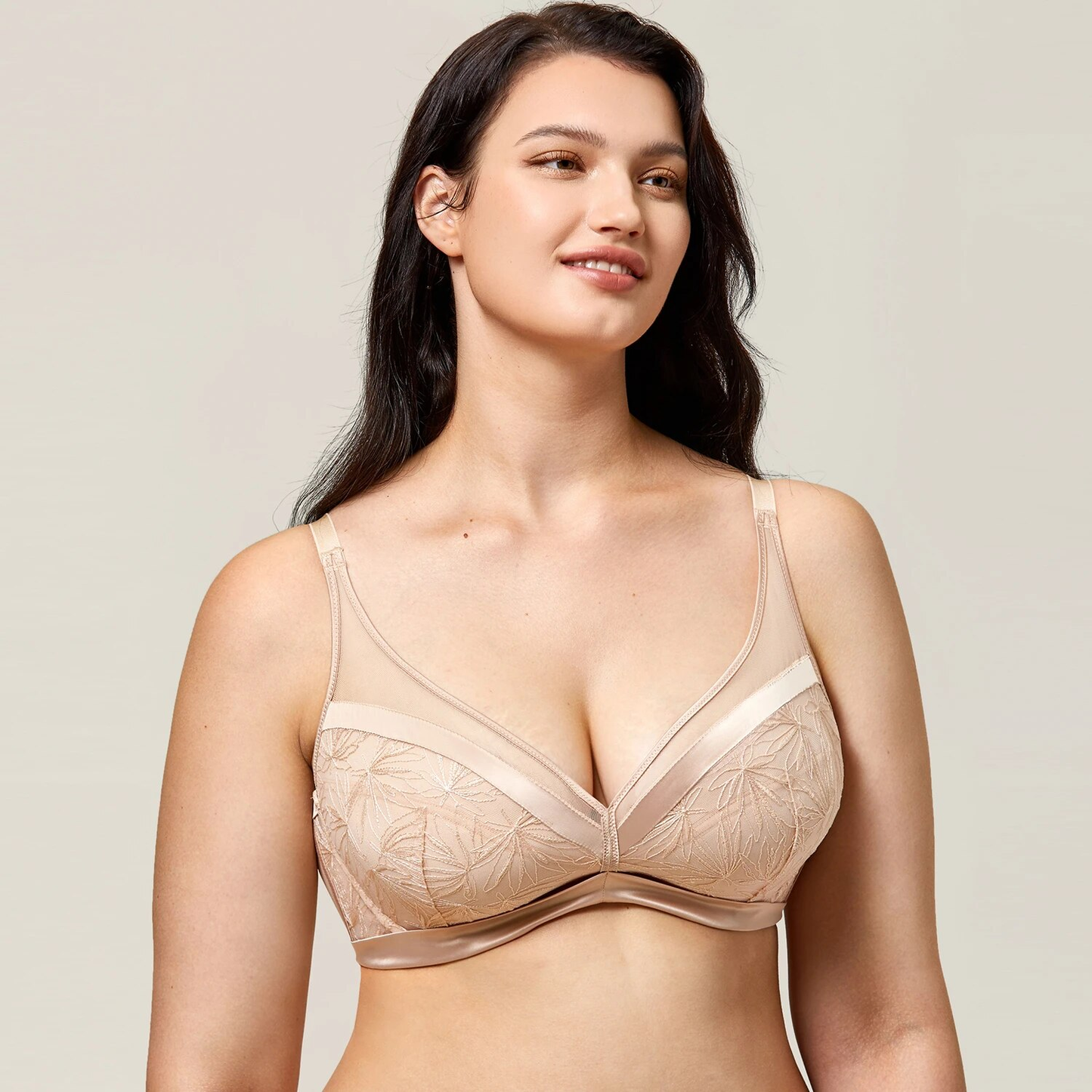 Underwire support lace bra for a feminine appearance