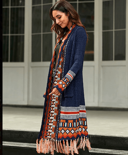 An ethnic feminine Cardigan with tassels for a happy and radiant feminine look